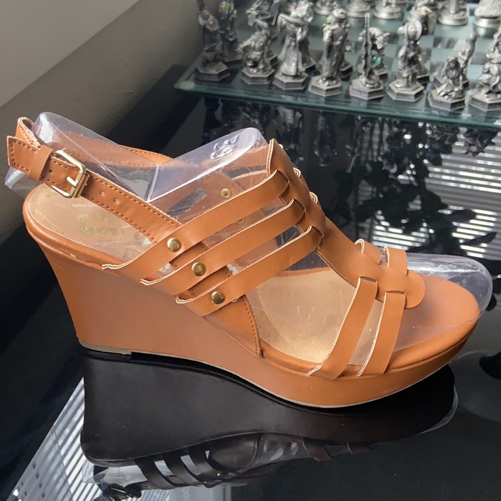 TAN PLATFORM STRAPPY WEDGE PLATFORM SANDALS